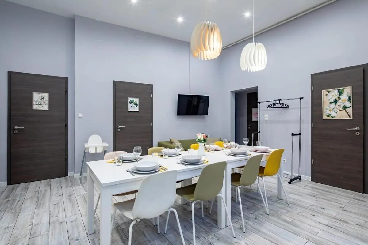 Central - Large And Comfy Apartment Βουδαπέστη