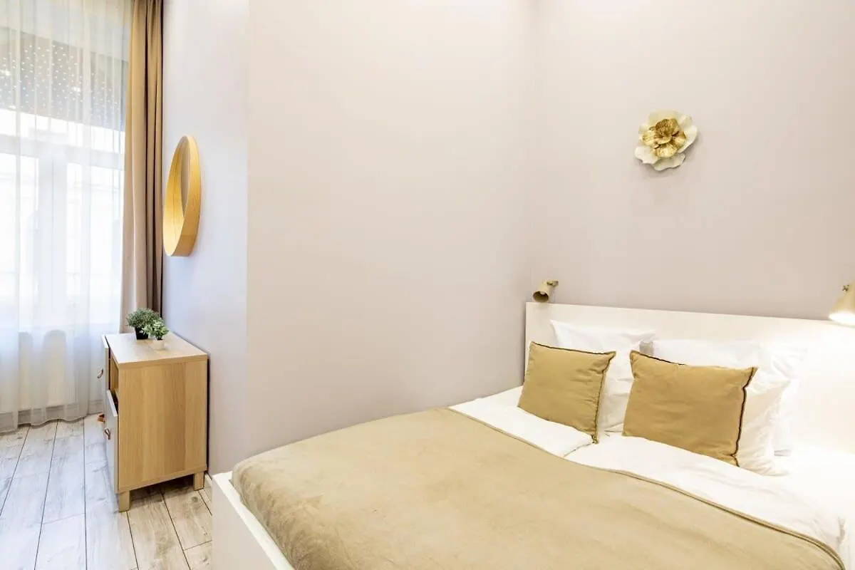 Central - Large And Comfy Apartment Budapest